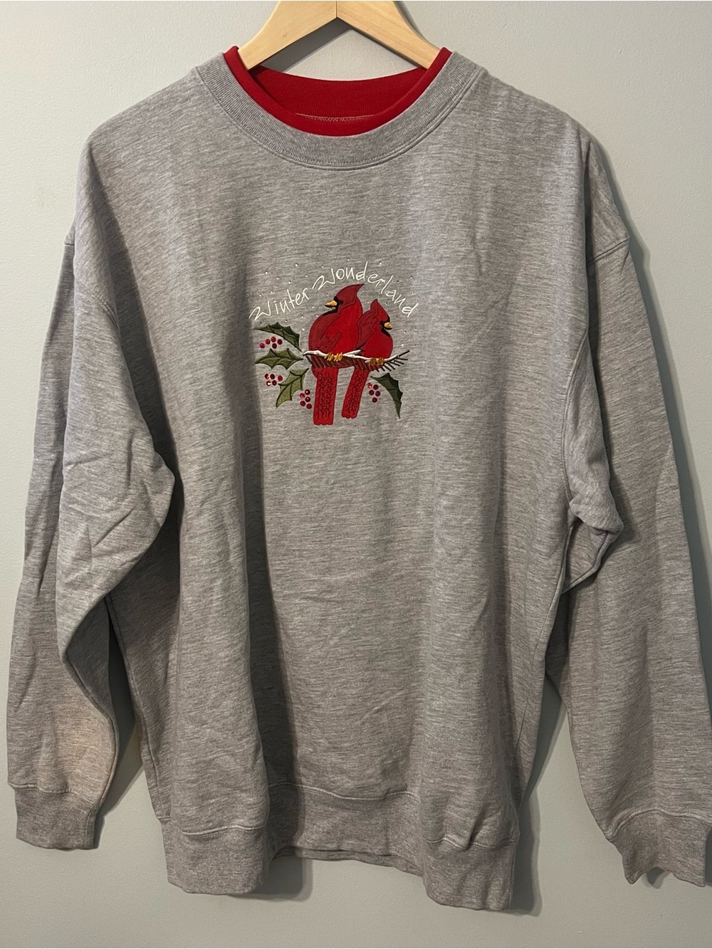 Vintage Embroidered Cardinal Sweatshirt Women’s XL Gray Christmas Crewneck M&C